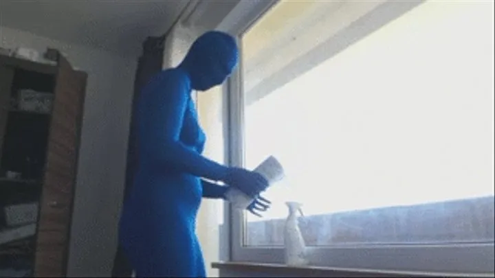 Window cleaning in zentai (nylon clothing)