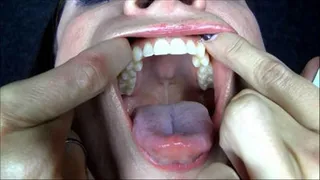 Introducing Ren In Her First Ever Mouth Tour With Teeth Picking