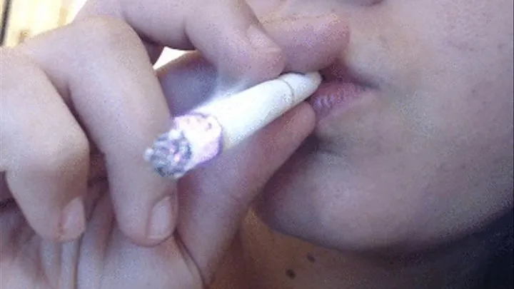 Smoking: close up