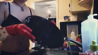 Black bra dishwashing