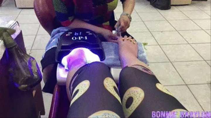 Pampered Bonnie: Purple pedicure