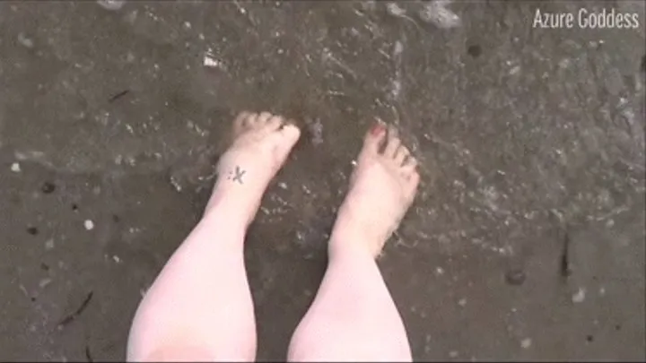 Amazon Feet at The Beach (ID #1425)