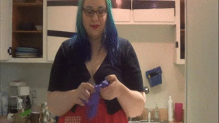 Rockabilly BBW Cleans Kitchen