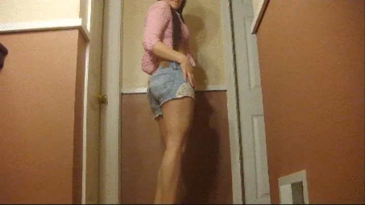 Farting In Daisy Dukes