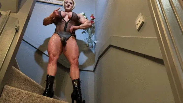 Muscle Bitch Strap on