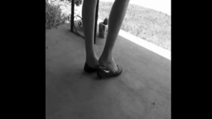 Chloe Skye Shoeplay - Public Shoeplay & Bare Feet on The Porch, Shorts, and Legs!!