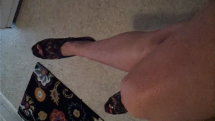 Chloe Shoeplay! POV with Leopard Heels And Short Skrt@@@