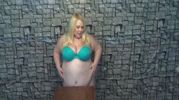 SexySignatureBBW Bellly Plopping On A Pedestal!