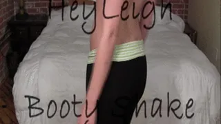 HeyLeigh Booty Shake in Yoga Pants nice bum shots