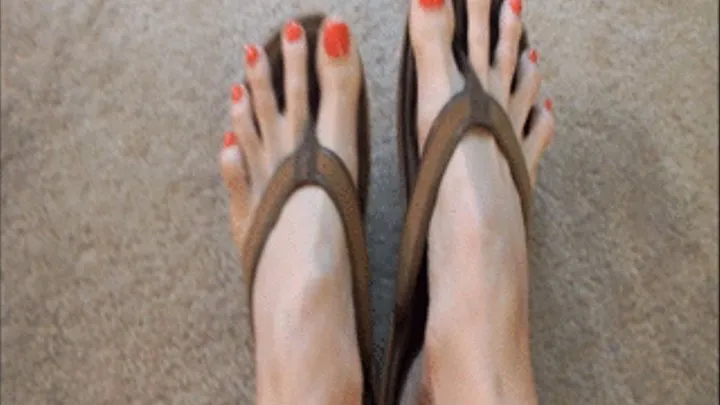 Fast toe wiggles, flip flops and wrinkled soles POV