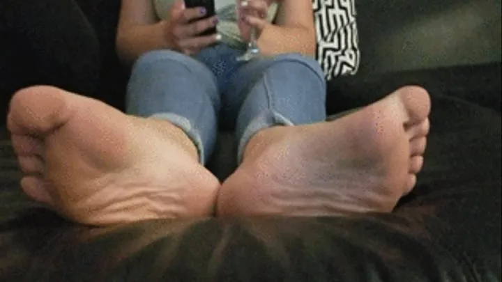 Latina Big Boob Instagram Model CUBANASOLESANDTOES IGNORE & MASSAGE SOLES