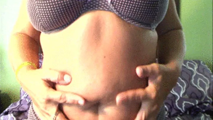 Slutty Bonnie's DEEP Belly Button