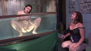 Huxly's Wet Puny Girl - UNDERWATER