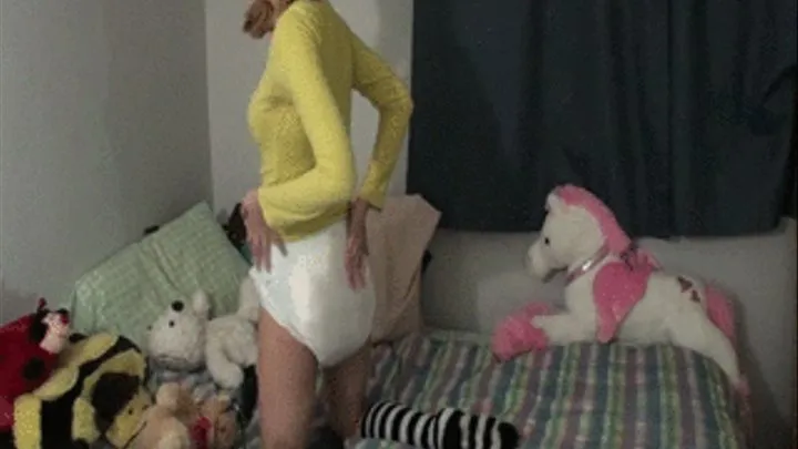 Mandie - Masturbating in a Messy Diaper