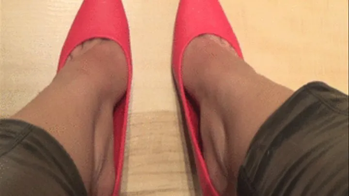 Naomi's red hig heels views