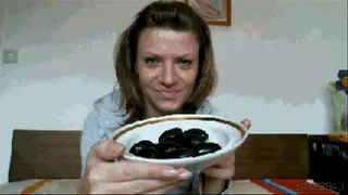 Eating black olives and apple pie!