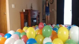 Quickly Popping 100 Balloons! - Balloon Fetish - Kylie Jacobs