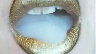 Smoking Gold Lips Black Liner