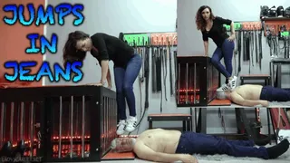 Lady Scarlet - Jumps in jeans