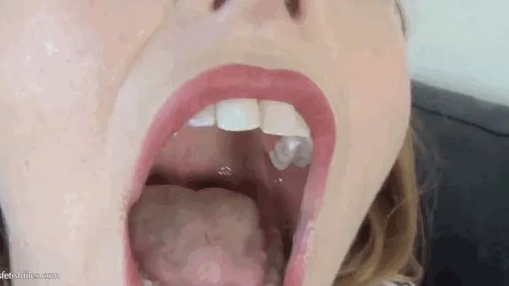 Lizzy Lamb's Mouth Tour HD