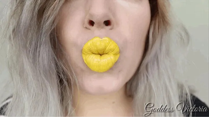 Yellow Lippy Smooches