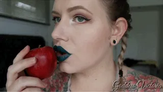 Green Lips, Red Apples