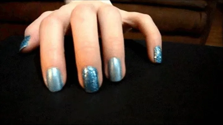 Finger Tapping - gorgeous glittery blue nails