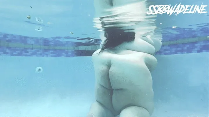 SSBBW Adeline Underwater