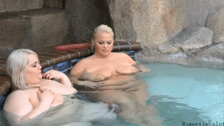 G/g Hot Tub Love