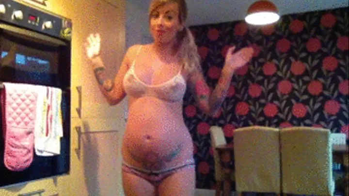 24 weeks pregnant stripping and dancing naked in kitchen