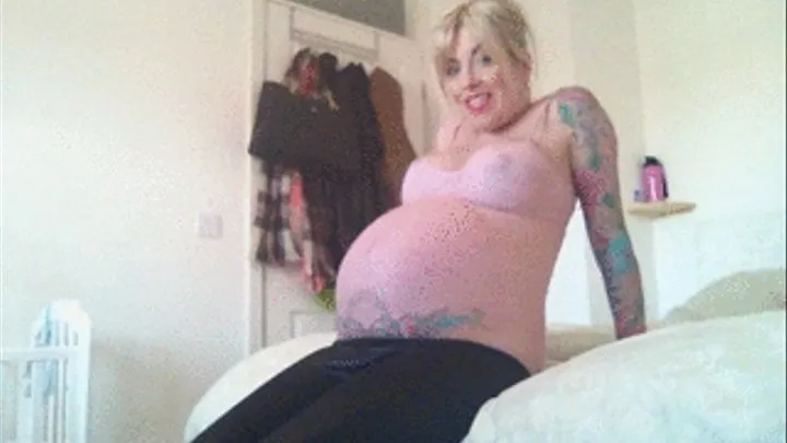 OVER STRETCHED TIGHT YOGA PANTS ON HEAVILY PREGNANT CHARLIE