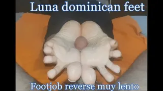 Footjob reverse muy lento