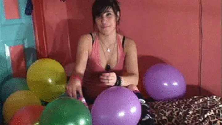 Queen Faith Smoke an Balloons