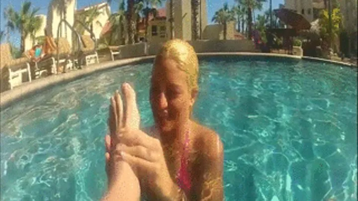 Blonde Kissa sucking toes underwater in the pool!!