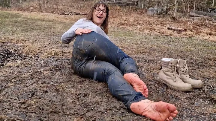 Sarah's Wet, Dirty Jeans and Feet