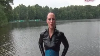 LATEX und Gummistiefel im SEE-Natur