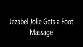 Jezabel Joliet Gets A Foot Massage