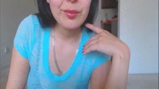 Lip Gloss Kisses MP4