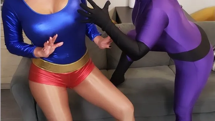 Ultragirl Vs Catwoman