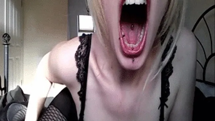 big sexy yawns in lace and fishnet