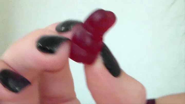 throat, swallow pieces of gummy gummi