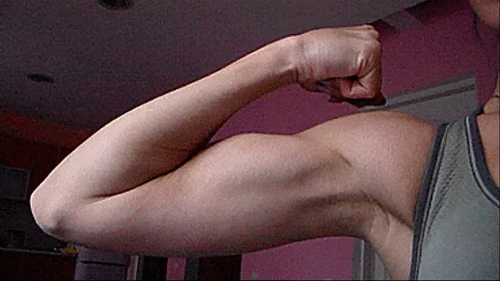 biceps to tighten muscle