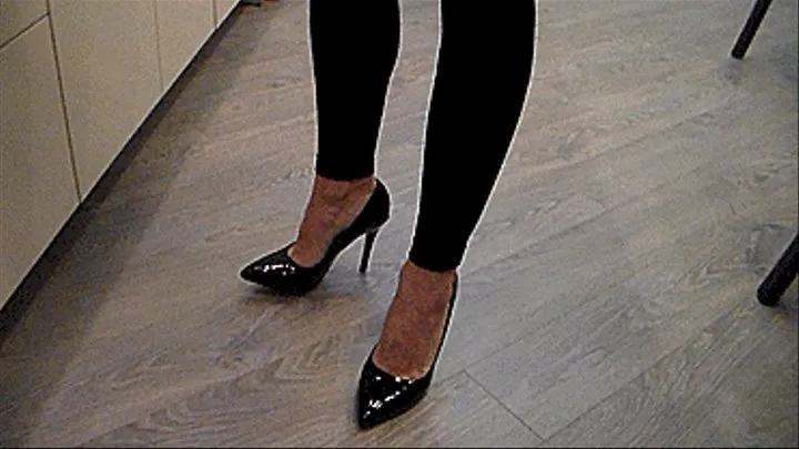 did you notice my new shoes ?? but my long legs, sexy ?? lacquer shoes suited me so)) I enjoy the purchase, I want to delve as on the podium, and put out my big ass to show how cool I am, my tight leggings give out my ass, and do you want to fuck her ??