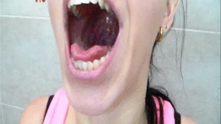 you can do a survey of fangs and your pharynx? your throat, throat, your fangs and teeth are sharp, your tongue is pink