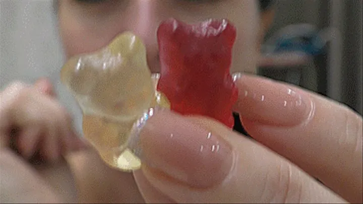 chew sweet bears lip