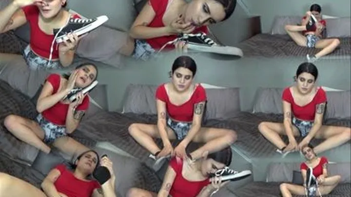 Raquel Roper gets off to her STINKY shoes socks & feet!