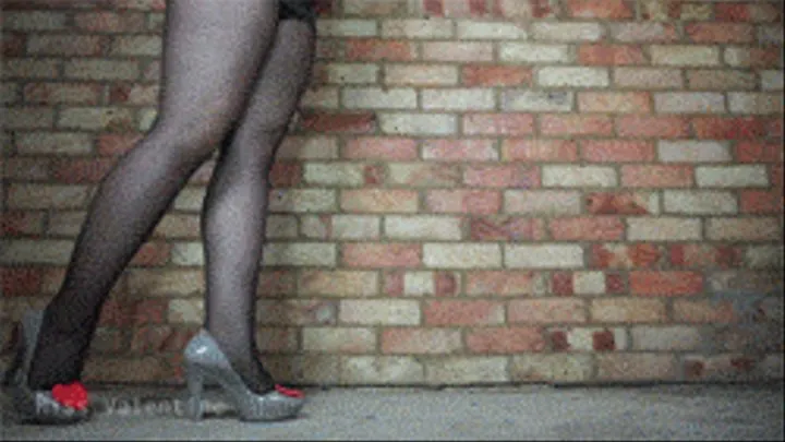 Sheer black pantyhose and heels Tease- Can you hear the sound of the pantyhose rubbing together? ( )