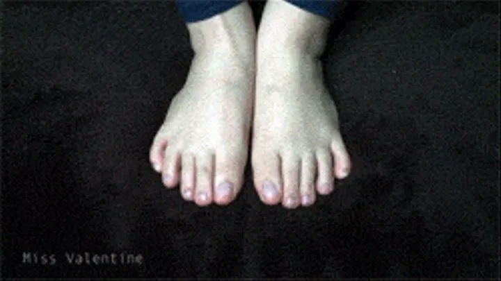 Naked, natural toes