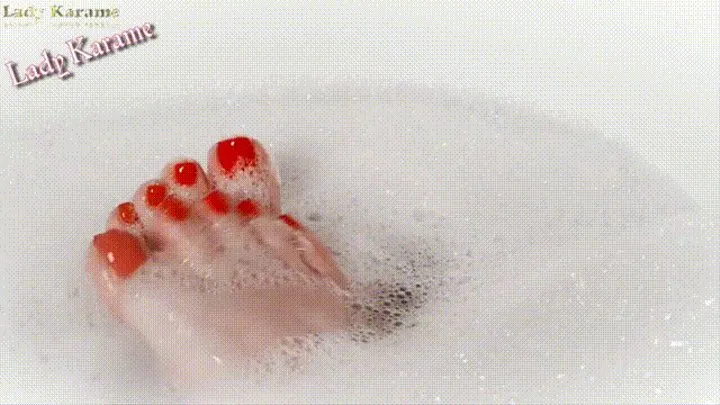 Sexy feet in the tub (SP)