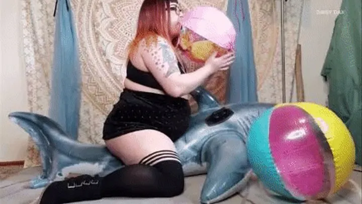 Chubby Goth Intex Shark Cum & Pop